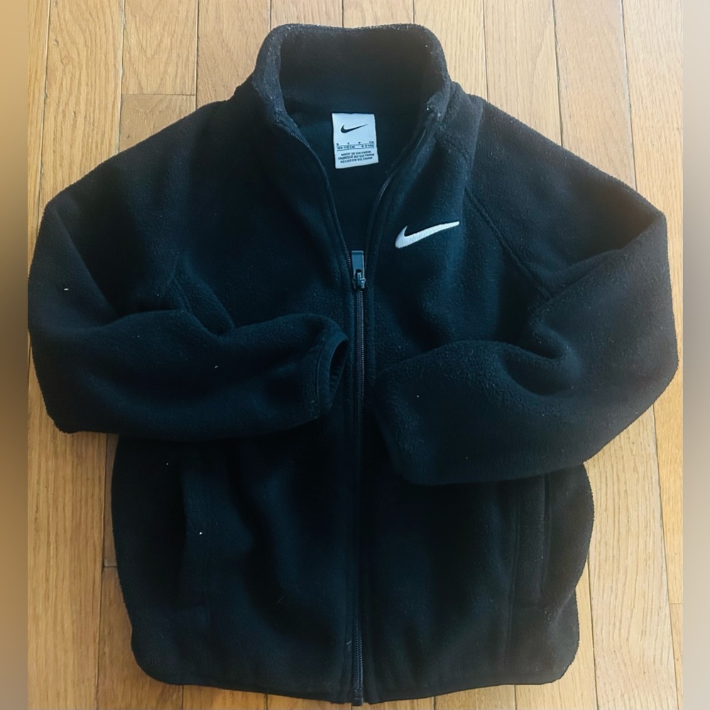 Nike Black Tag Detail